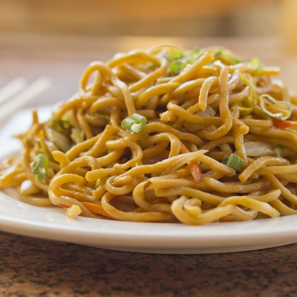 Gebratene Nudeln mit Hühnchenbrust glutenfrei-Copy